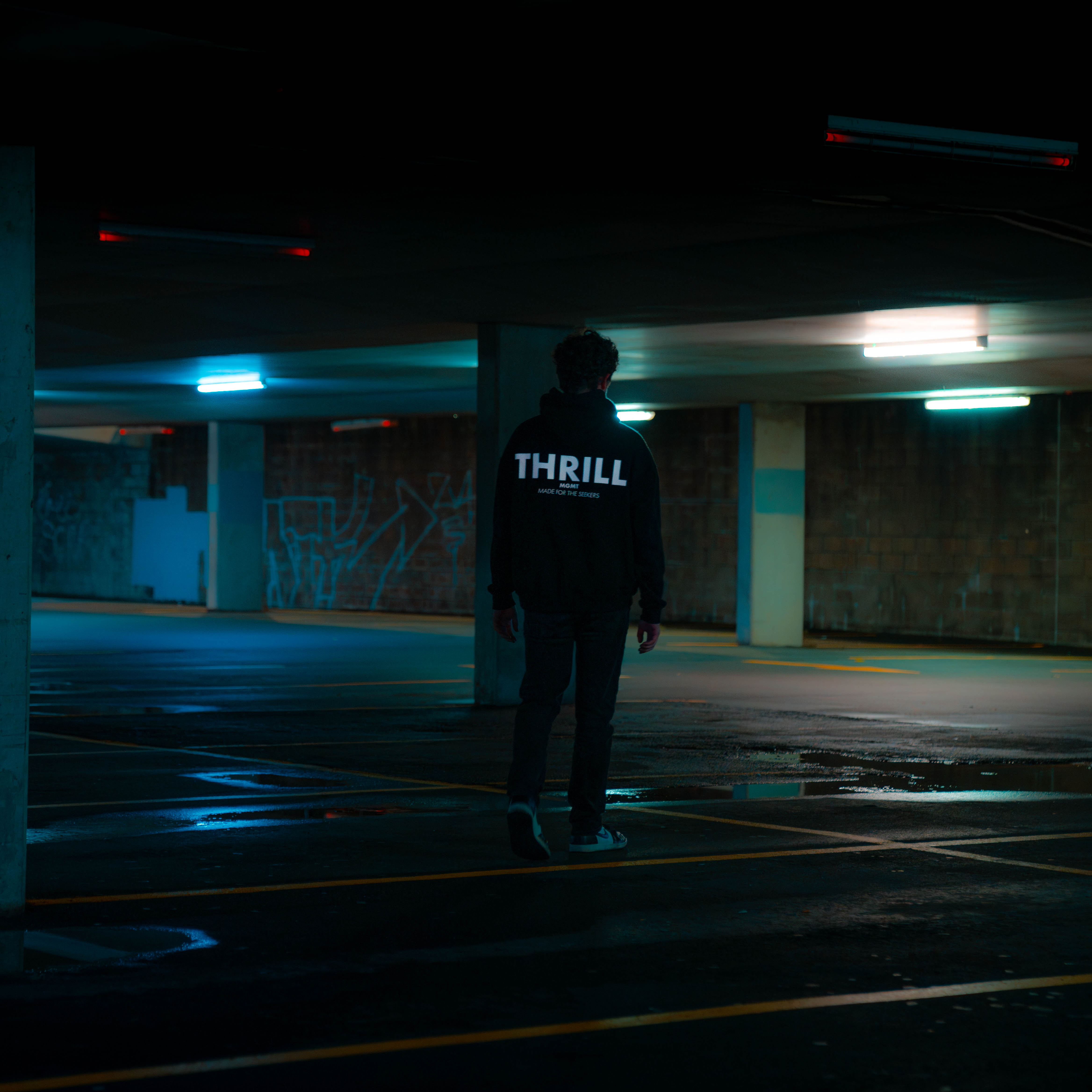 COLECTIVO CORE - SUDADERA CON CAPUCHA